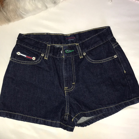 Vintage Tommy shorts - Picture 2 of 5